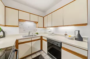 86 Walnut St, Boston, MA 02122 - Photo 17