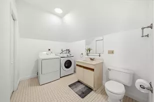 86 Walnut St, Boston, MA 02122 - Photo 19