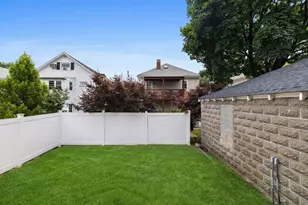 34 Governor Winthrop Rd, Somerville, MA 02145 - Photo 31
