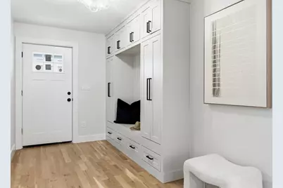 34 Governor Winthrop Rd #1, Somerville, MA 02145 - Photo 3