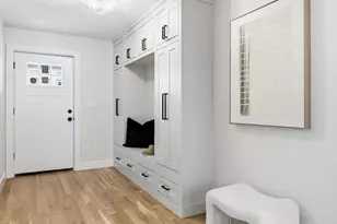 34 Governor Winthrop Rd, Somerville, MA 02145 - Photo 3