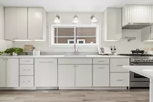 34 Governor Winthrop Rd, Somerville, MA 02145 - Photo 5