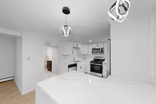 41 Oak Island St, Revere, MA 02151 - Photo 33
