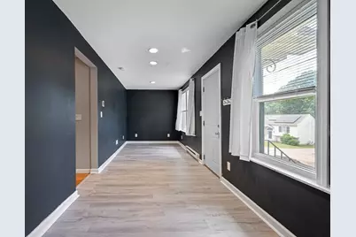 8 Simone St, Worcester, MA 01604 - Photo 5