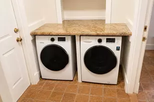 4 Powers Ct, Boston, MA 02109 - Photo 11