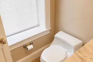 4 Powers Ct, Boston, MA 02109 - Photo 9