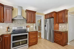 2 Towne Hill Rd, Haverhill, MA 01835 - Photo 3