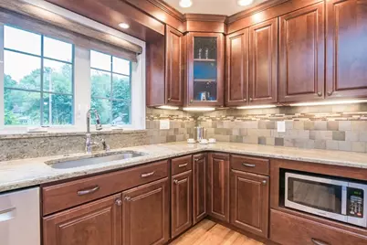 42 Elizabeth Cir, Longmeadow, MA 01106 - Photo 11