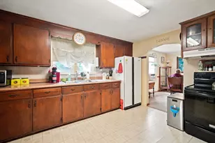 1258 Liberty St, Springfield, MA 01104 - Photo 11