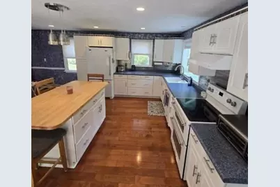 10 Wilbur Ave, Brockton, MA 02302 - Photo 9