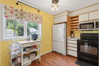 330 Sunderland Rd #7, Worcester, MA 01604 - Photo 5