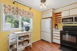 330 Sunderland Rd, Worcester, MA 01604 - Photo 5