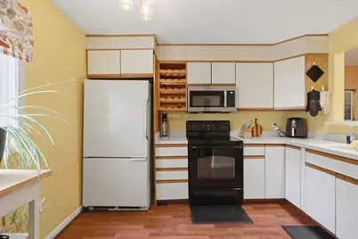 330 Sunderland Rd #7, Worcester, MA 01604 - Photo 3