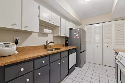 11 Elderwood Dr #11, Stoughton, MA 02072 - Photo 9