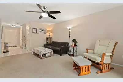 11 Elderwood Dr #11, Stoughton, MA 02072 - Photo 5