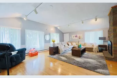 36 Mary Lou St, Methuen, MA 01844 - Photo 5