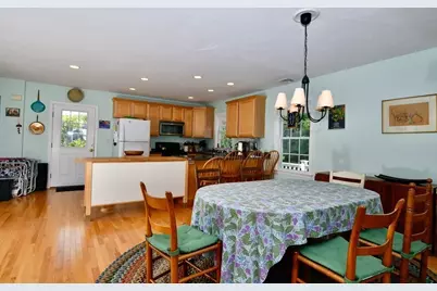 18 D St, Hull, MA 02045 - Photo 5