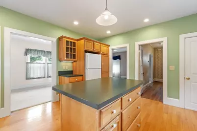 14 Doane St, Fitchburg, MA 01420 - Photo 5