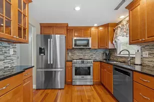 15 Dallas Rd, Lowell, MA 01854 - Photo 7