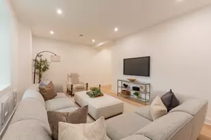 177 Thorndike St, Brookline, MA 02446 - Photo 33