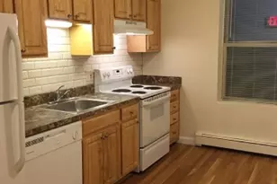 122 Berkshire St, Cambridge, MA 02141 - Photo 3