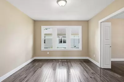 53 Devens St, Springfield, MA 01151 - Photo 9
