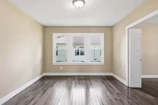 53 Devens St, Springfield, MA 01151 - Photo 9