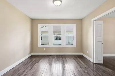 53 Devens St, Springfield, MA 01151 - Photo 9