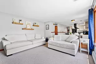 37 Angelo St, Worcester, MA 01604 - Photo 9
