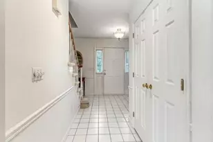 39 Venture Dr, Springfield, MA 01119 - Photo 5