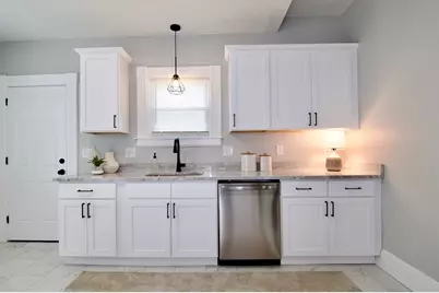 43 Princeton St, Springfield, MA 01109 - Photo 7