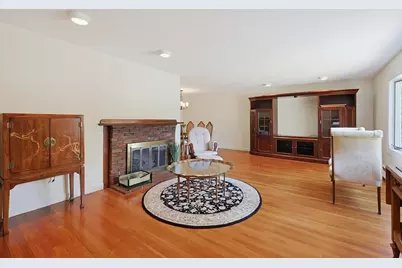 37 Park St, Wilmington, MA 01887 - Photo 3