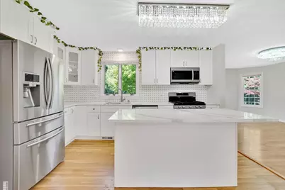 990 Frank Smith Rd, Longmeadow, MA 01106 - Photo 3