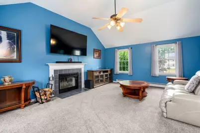 132 Tipperary Dr, Northbridge, MA 01588 - Photo 9