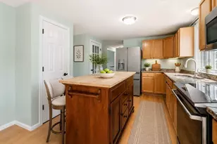 132 Tipperary Dr, Northbridge, MA 01588 - Photo 3