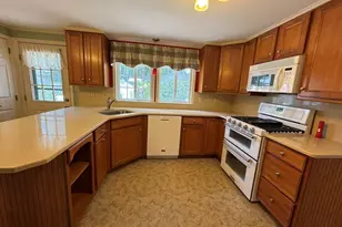 4 Trailwood Dr, Bridgewater, MA 02324 - Photo 7