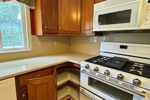 4 Trailwood Dr, Bridgewater, MA 02324 - Photo 9