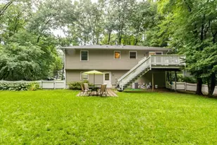 13 Westwood St, Burlington, MA 01803 - Photo 9
