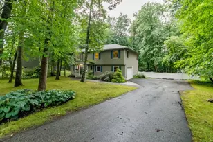 13 Westwood St, Burlington, MA 01803 - Photo 3