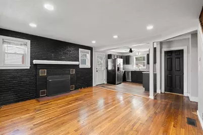35 Merrimac Ave, Springfield, MA 01104 - Photo 9