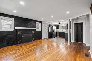 35 Merrimac Ave, Springfield, MA 01104 - Photo 9