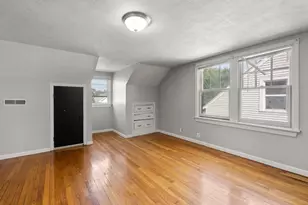 35 Merrimac Ave, Springfield, MA 01104 - Photo 13