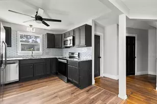 35 Merrimac Ave, Springfield, MA 01104 - Photo 3
