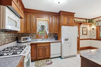 11 Weymouth St, Fitchburg, MA 01420 - Photo 23