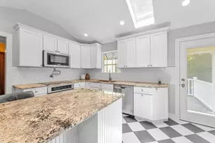 53 Thompson St, Boston, MA 02136 - Photo 9