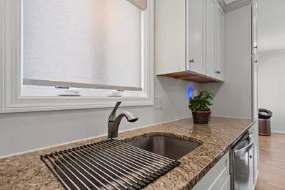 492 Hamilton St, Worcester, MA 01604 - Photo 9