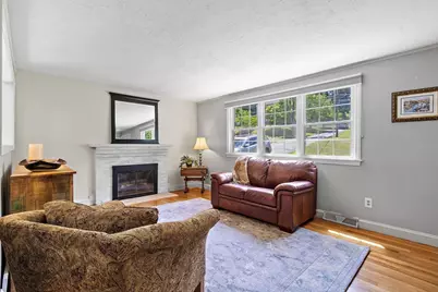 55 Priest St, Hudson, MA 01749 - Photo 11
