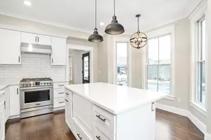 21 Pearl St, Newton, MA 02458 - Photo 3