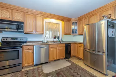 5 Poe Cir, Tyngsborough, MA 01879 - Photo 3