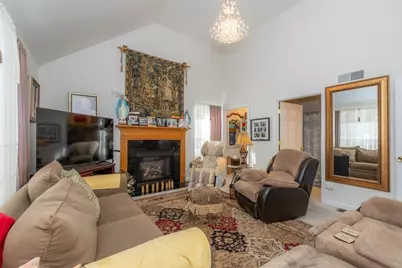 5 Poe Cir, Tyngsborough, MA 01879 - Photo 11